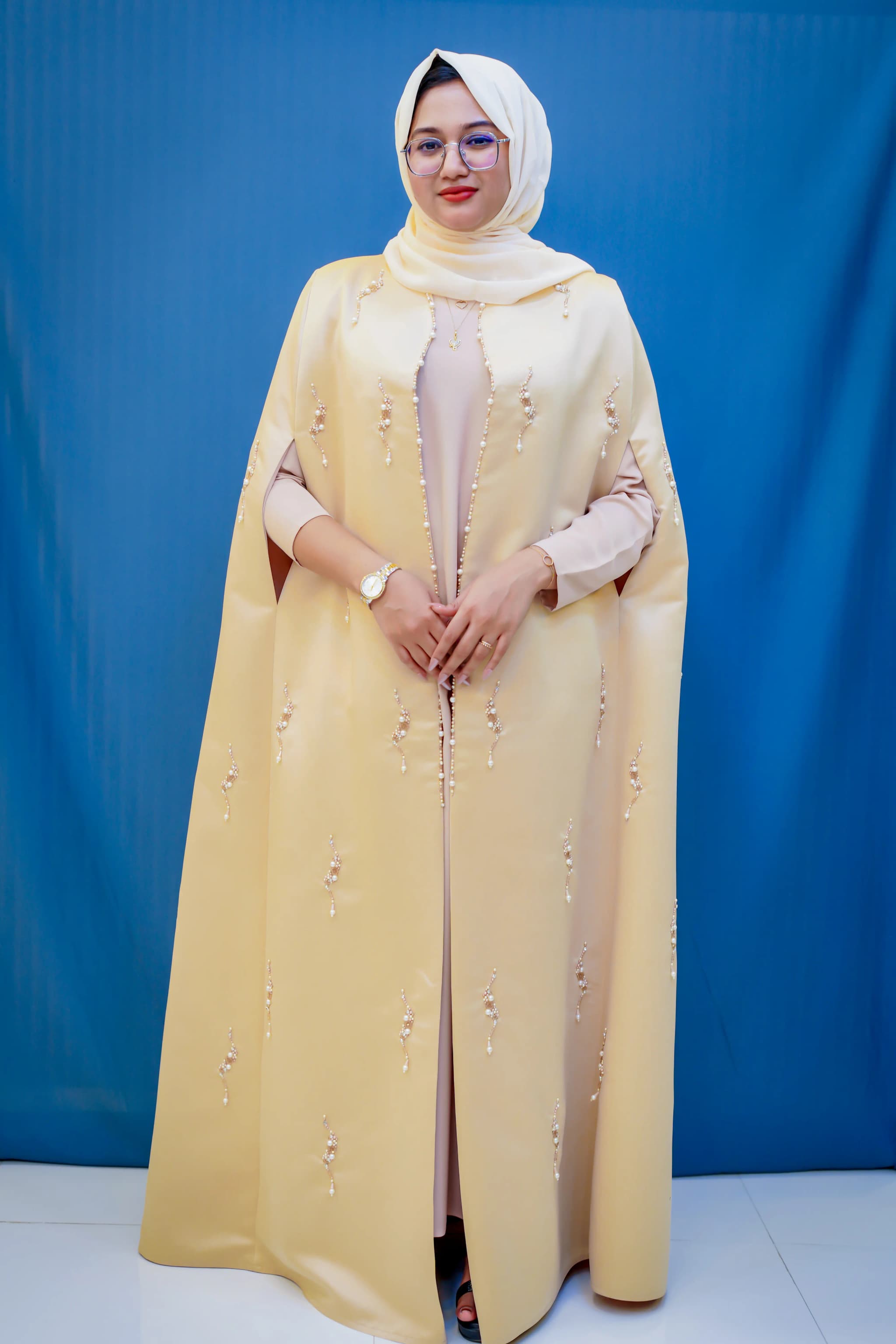 Veloria Abayas